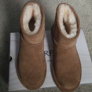 brand new bearpaws boots size 7